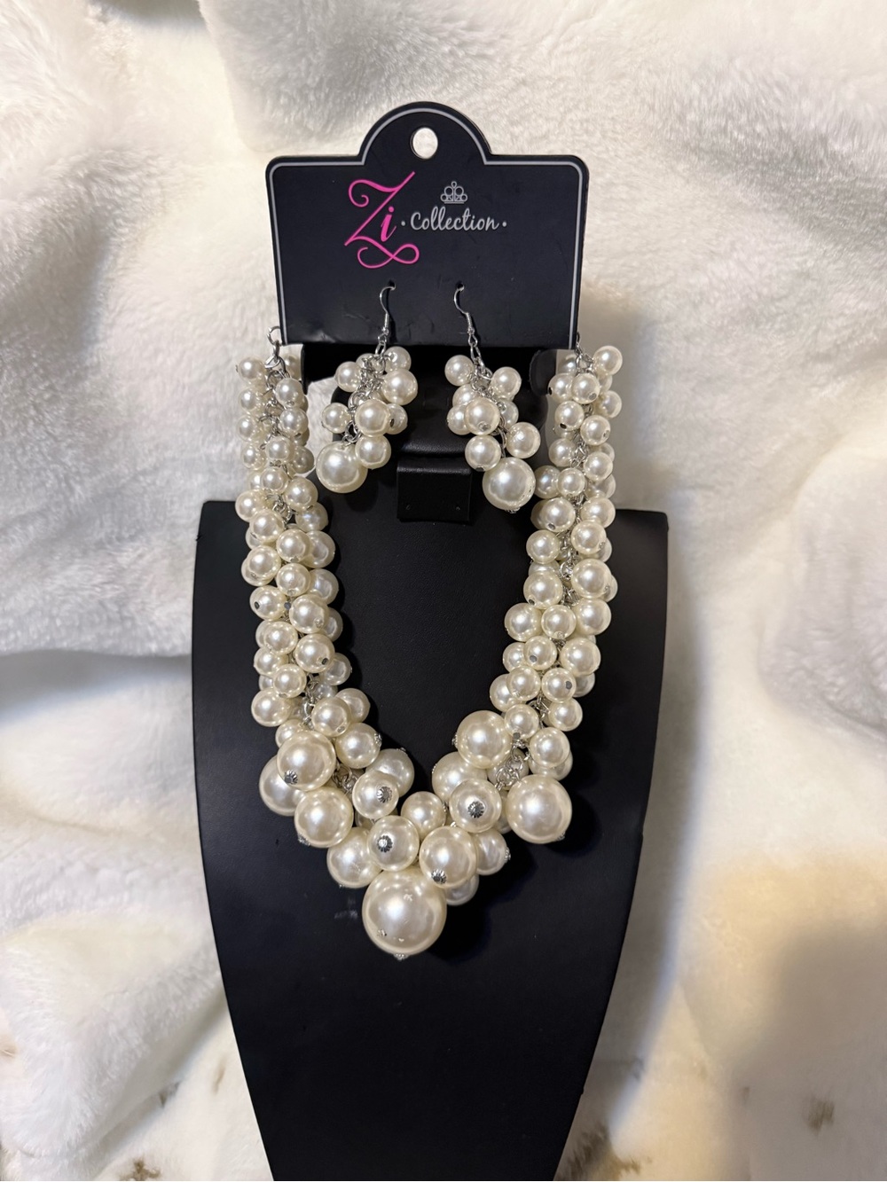 paparazzi Ivory Clustered Pearl Statement Necklace & Earrings Set